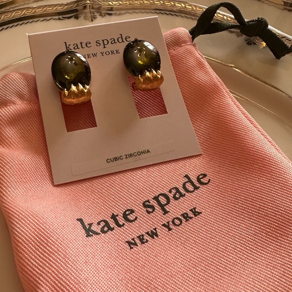 KATE SPADE Gold PERIDOT House Cat Paw Stud Earrings NWT - Picture 6 of 8